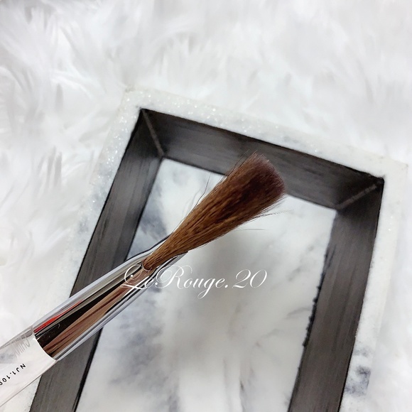 Trish Mceovy #62 fan brush - Picture 2 of 4